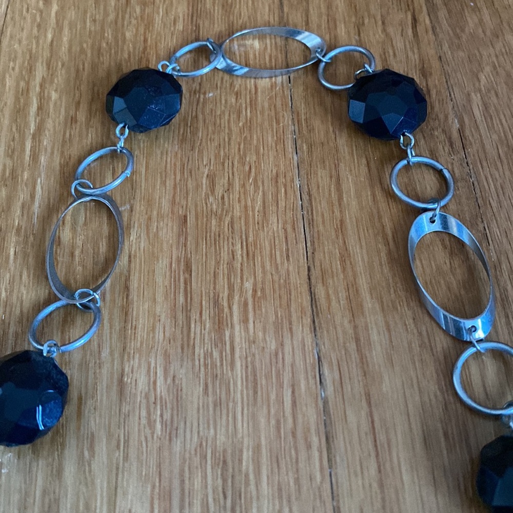 Black bead and chain necklace - Picture 3 of 3